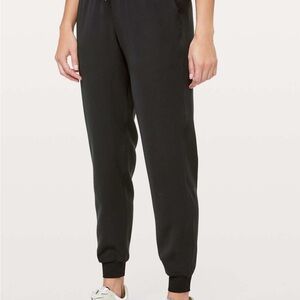 Lululemon On The Fly Jogger
